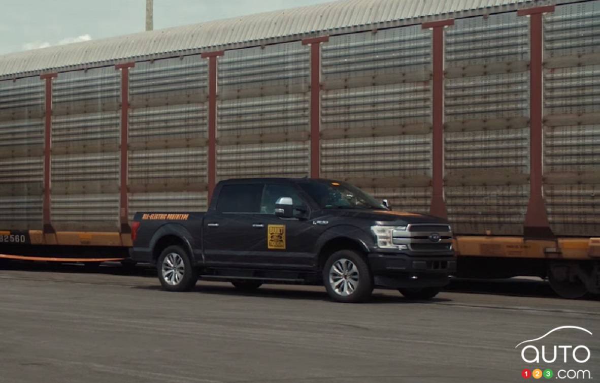 Prototype Ford F-150 électrique, profil